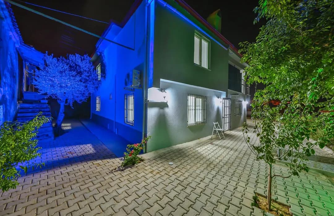 Agach Hotel bahçe — Milas Savran